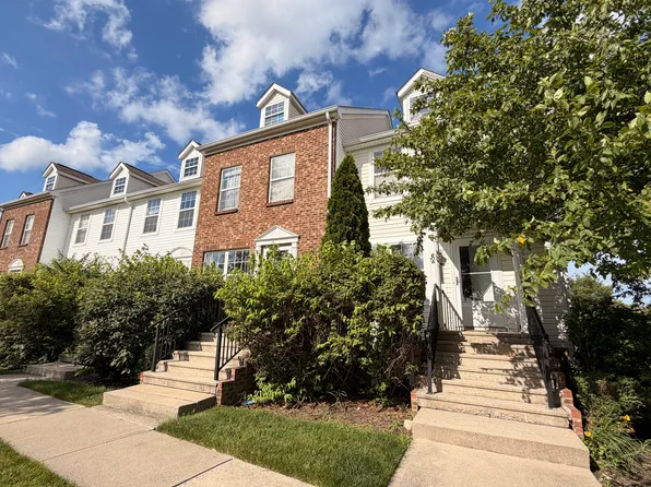 1020 Hartford Village Blvd, Columbus, OH 43228