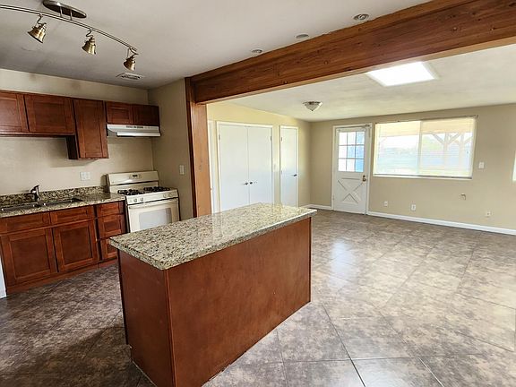 4th image of 1642 W Mountain View Dr
