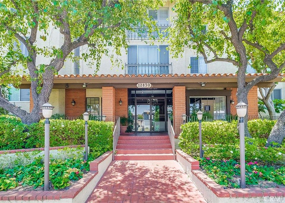 1st image of 12830 Burbank Blvd Unit 114