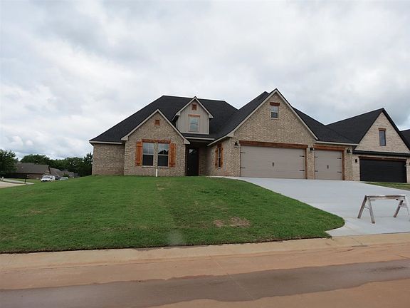 2nd image of 1210 N Adair Ct