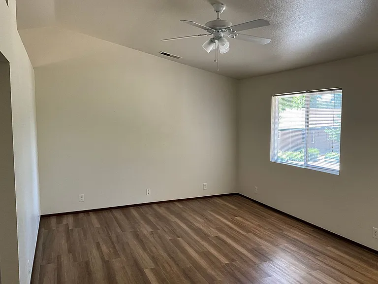 5930 Camino Ln — Photo 23