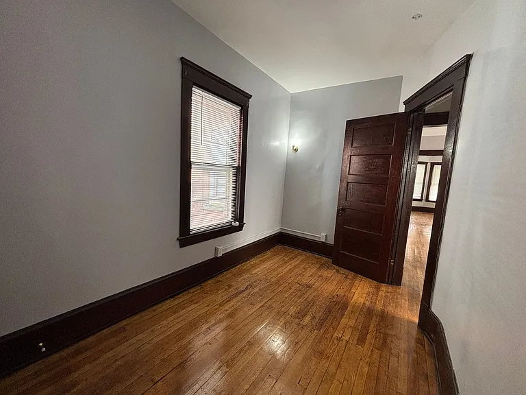 1376 W 91st St — Photo 21