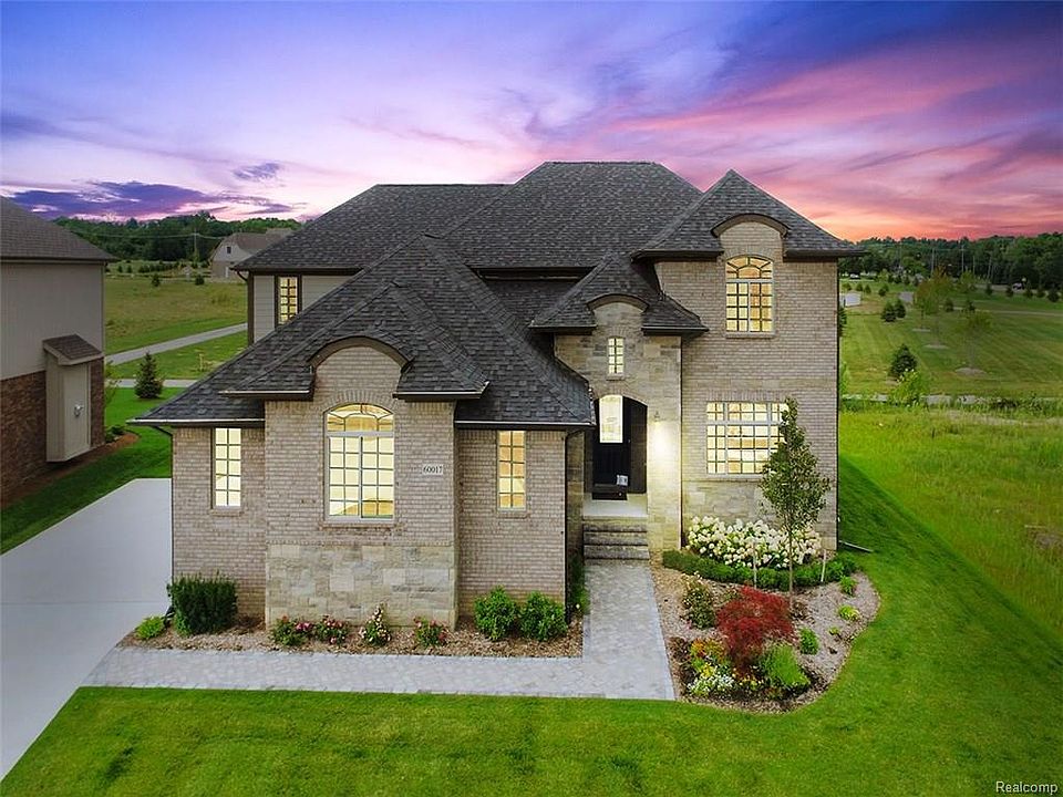 1st image of 60017 Stonecrest Dr