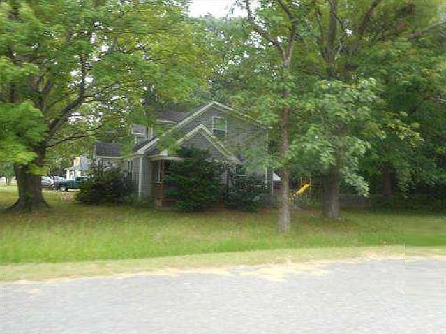 2nd image of 365 Carawan Ln