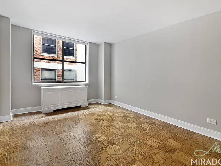 330 E 39th St #10M — Photo 4