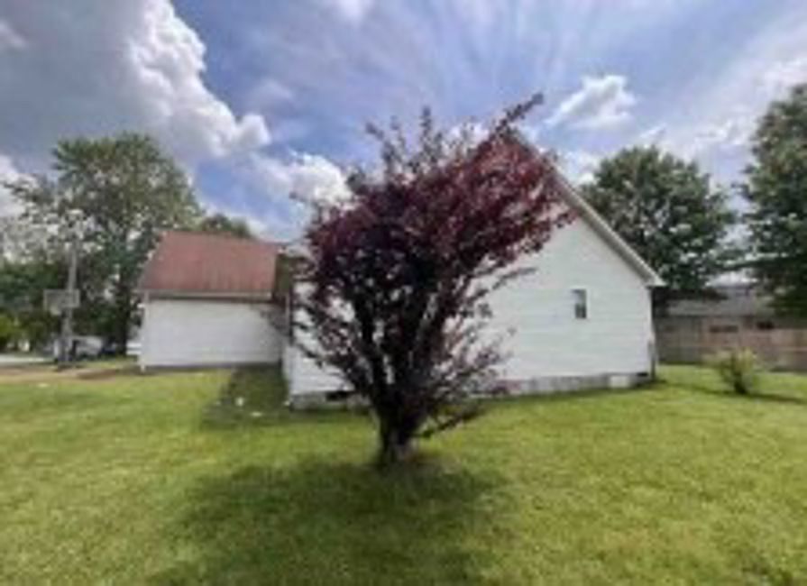 2nd image of 2805 Spring Meade Blvd