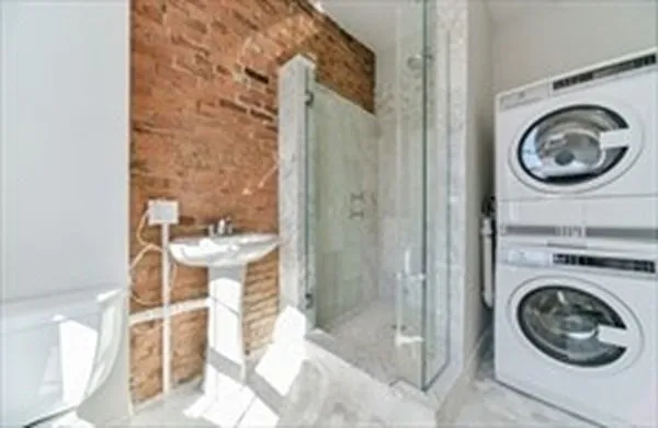 35 Swallow St #3 — Photo 3