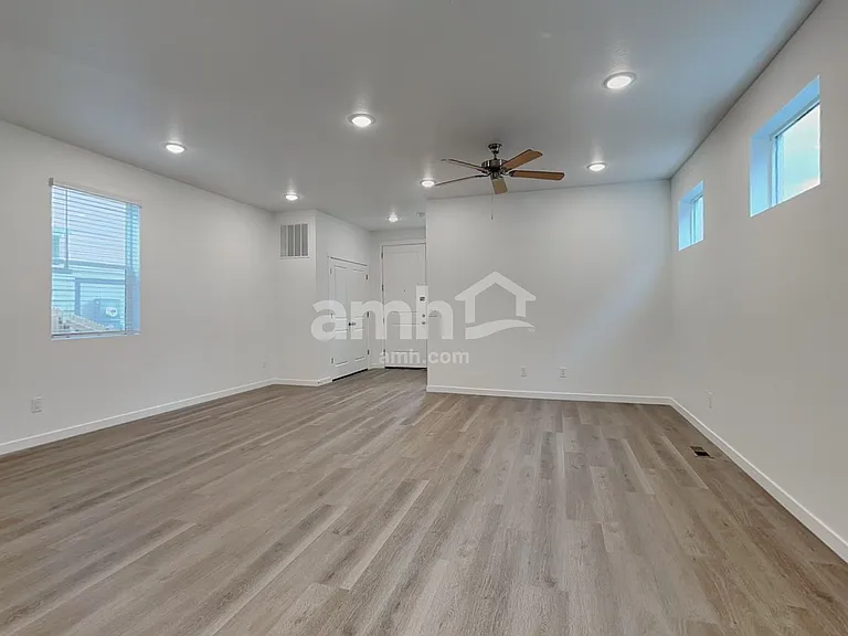 330 N Addison Way — Photo 6