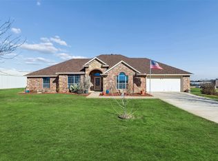 108 Falcons Eye Ct, Weatherford, TX 76087