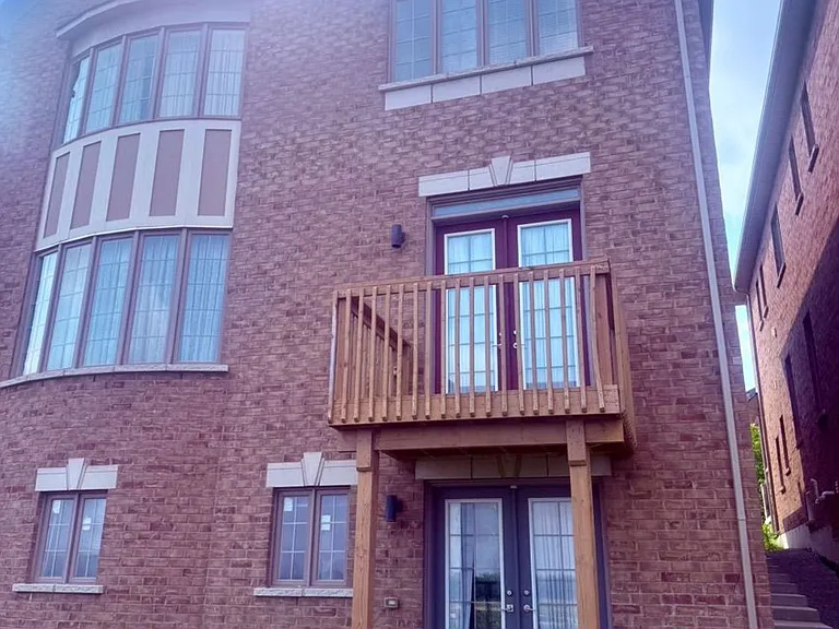 18 Frank Kelly Dr — Photo 2