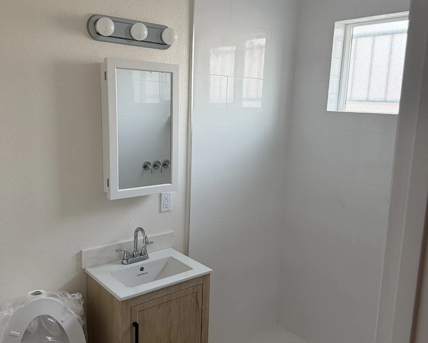 1 bed, 350 sqft, $2,000 — Photo 2