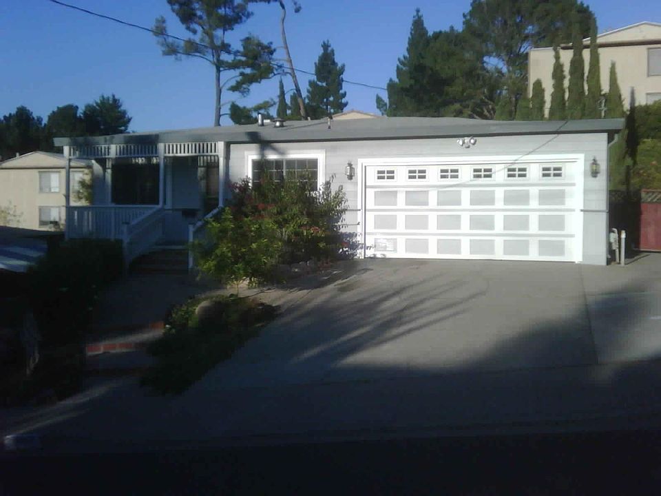 1st image of 324 Shirley Vista St