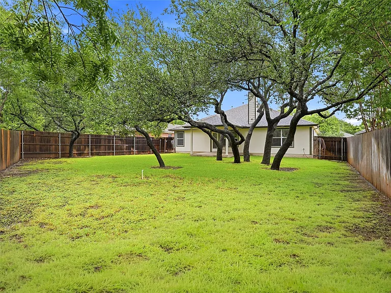 1004 Downridge Dr — Photo 36