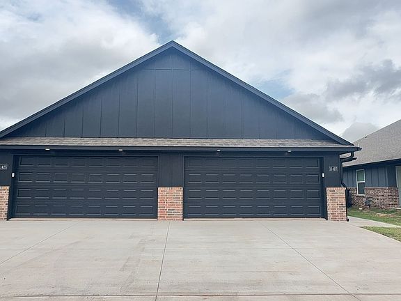 4th image of 11427 University Dr