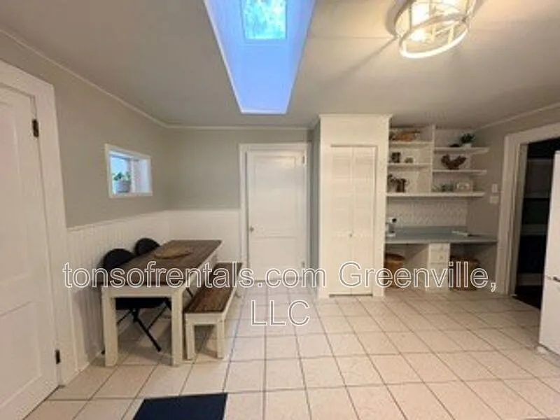 3 bed, 2.0 bath, $1,895 — Photo 3