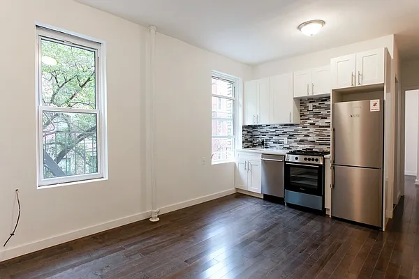 Rented by Dynamik Realty | media 12