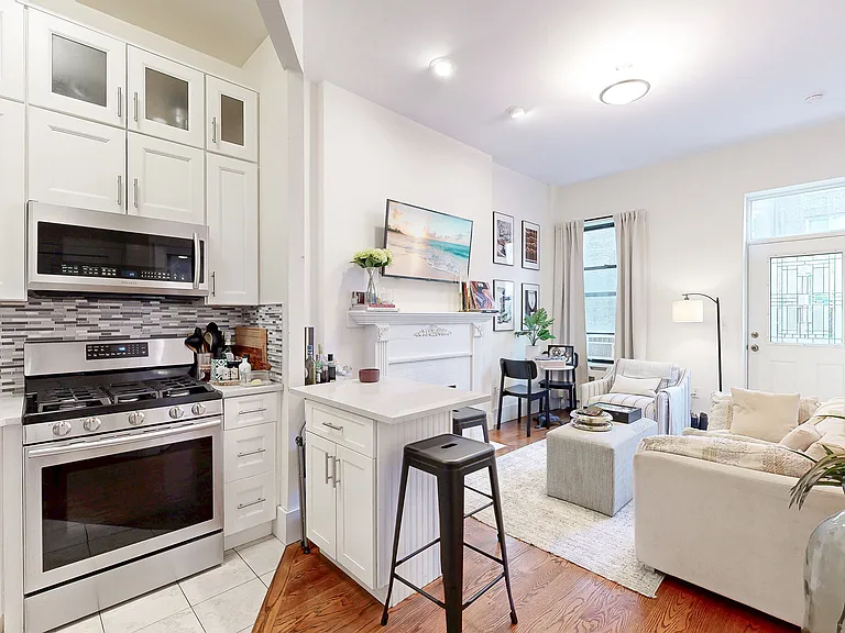 155 W 75th St #3FR — Photo 4
