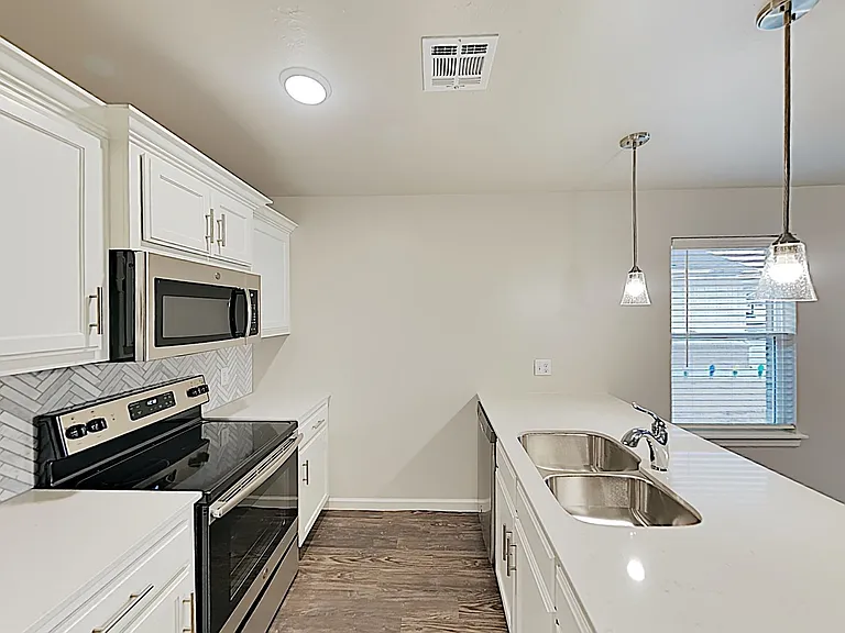 4906 Avion Ct — Photo 5