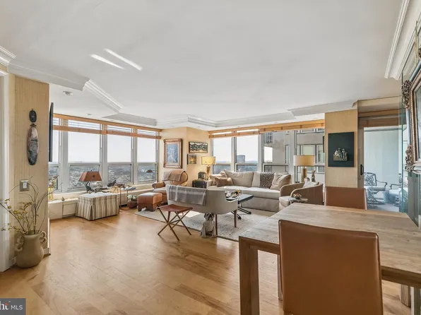 224 W Rittenhouse Sq #3010, Philadelphia, PA 19103