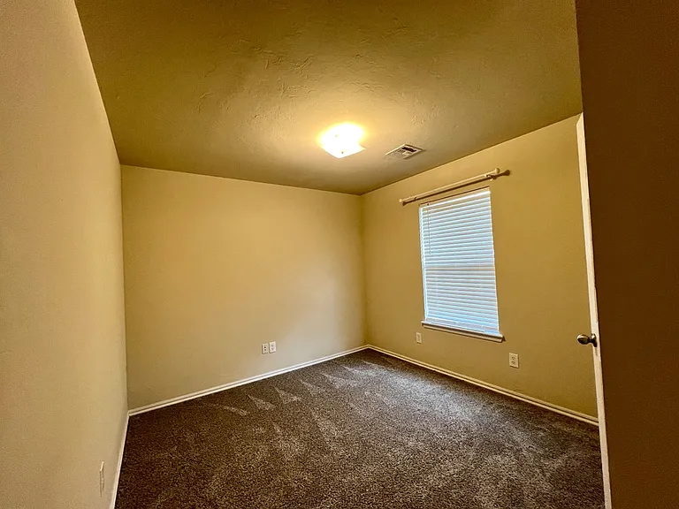 2205 SW 93rd St — Photo 14