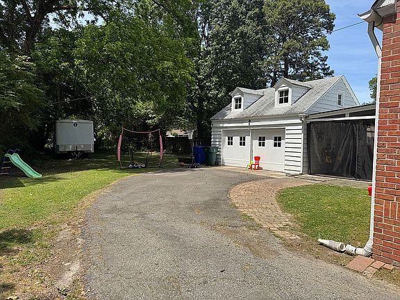 3rd image of 45 Rivermont Dr