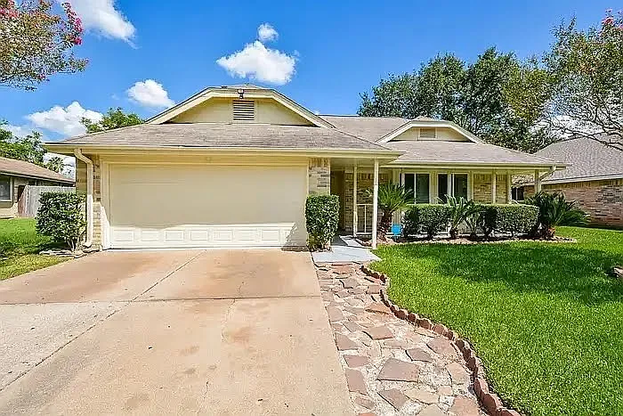6934 Creek Village Dr — Photo 1