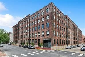 1st image of 1107 S Peters St APT 211