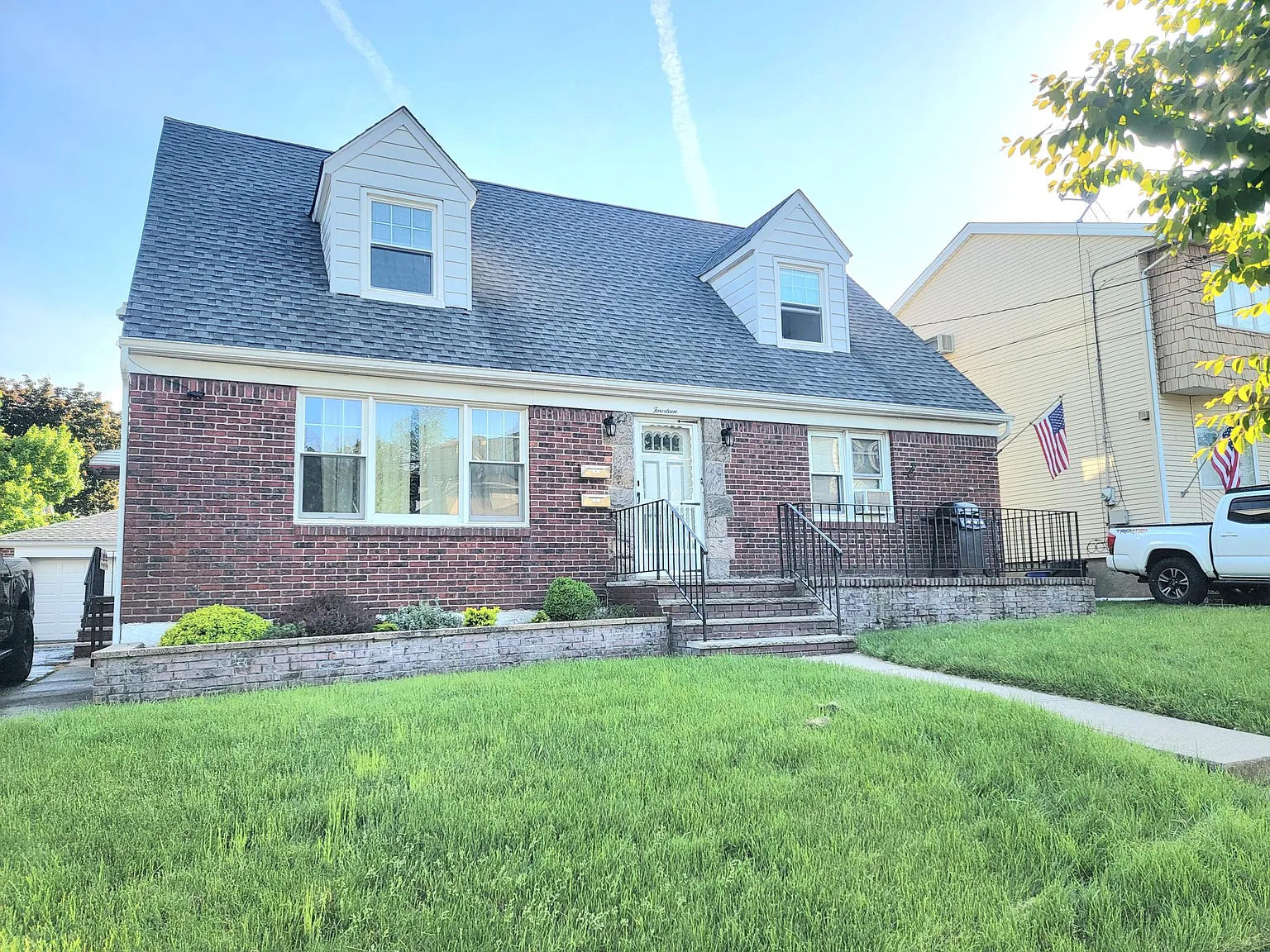 2 bed, 1000 sqft, $2,100 — Photo 1