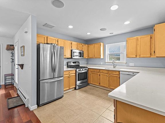 5th image of 93 Juniper Drive
