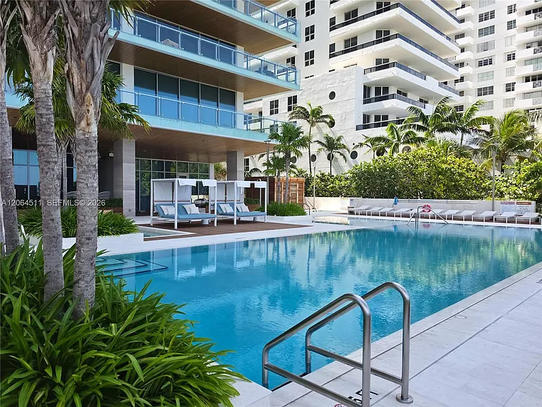 5775 Collins Ave #405 — Photo 43