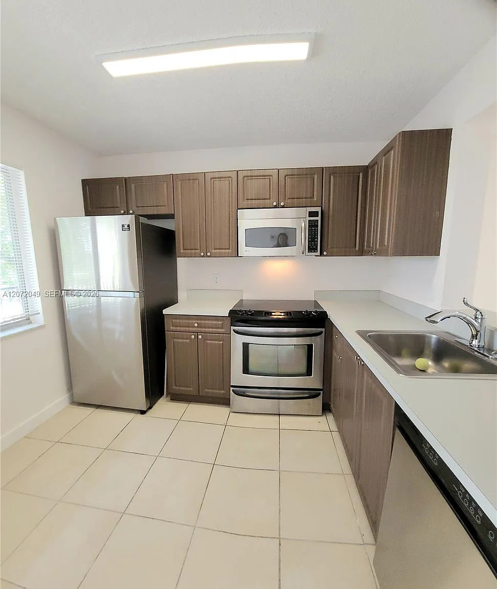 8620 N Sherman Cir — Photo 2
