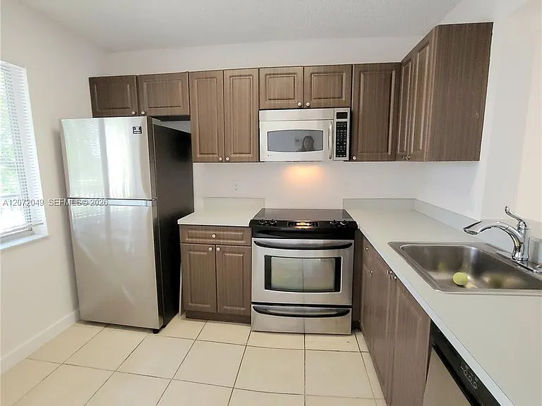 8620 N Sherman Cir #306 — Photo 2