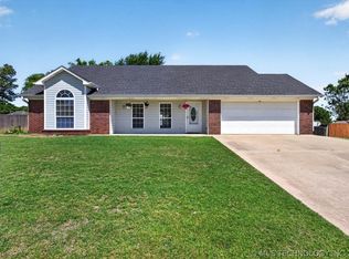 1602 Cottonwood Dr, Poteau, OK 74953