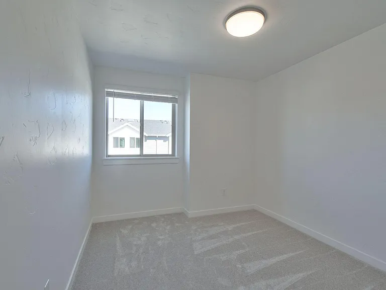 5617 SE Logan Ln — Photo 35