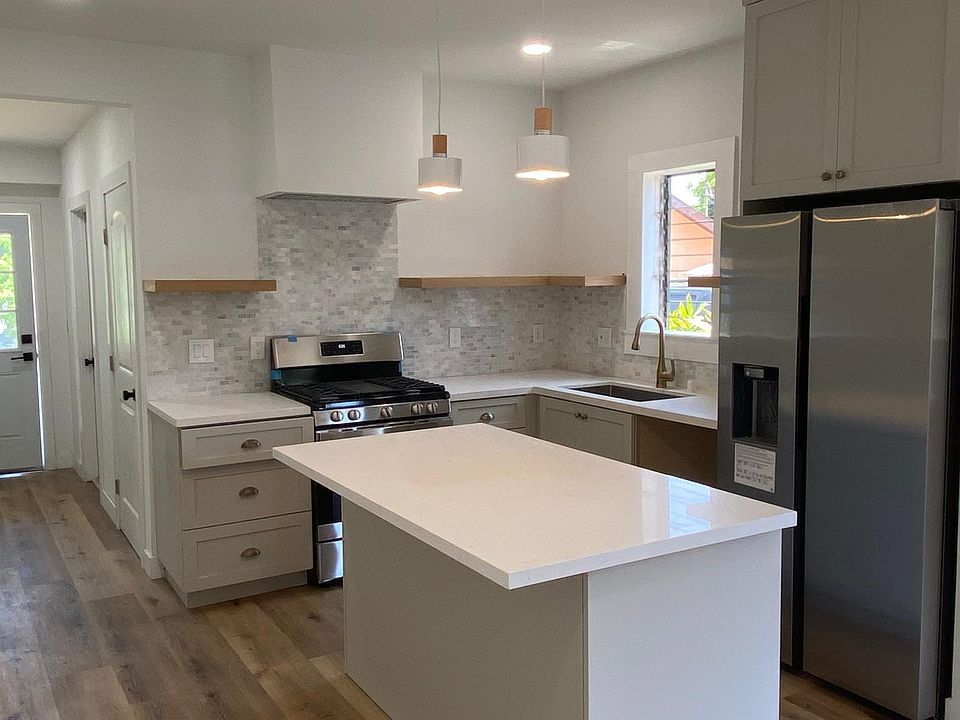 1st image of 527 Avenue Btm