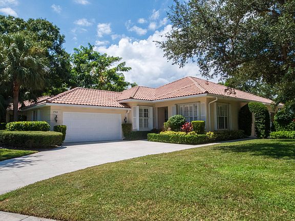 3rd image of 704 Blakely Court