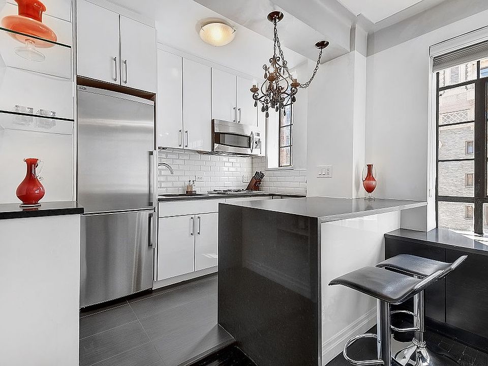 1st image of 10 Park Ave #21C