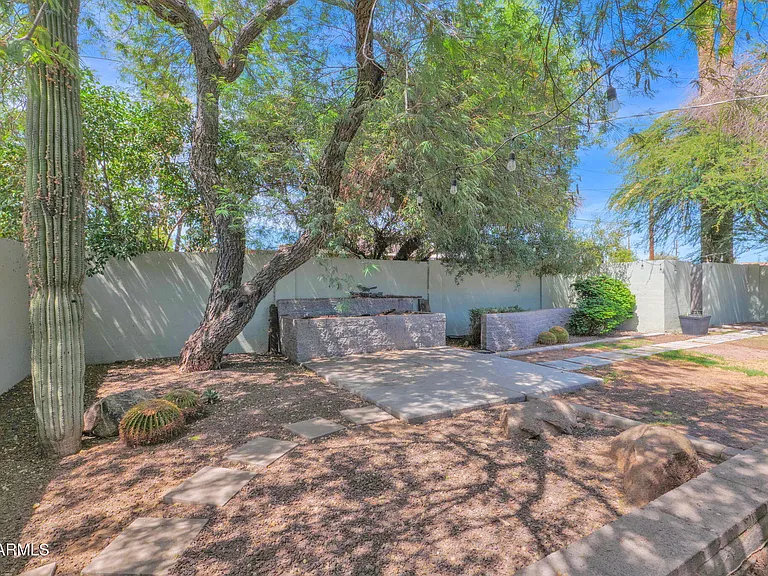 4916 E Amelia Ave — Photo 24