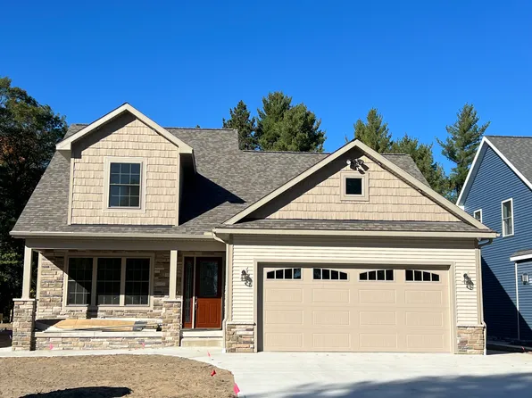 409 Knight St, Grayling, MI 49738