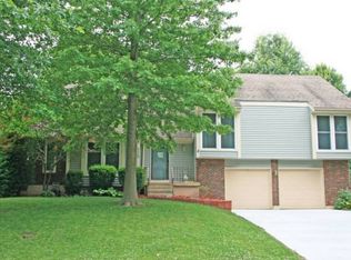 112 SE Alger Dr, Blue Springs, MO 64014