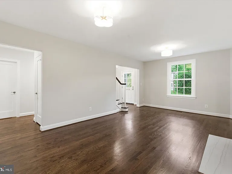 7825 Oldchester Rd — Photo 28