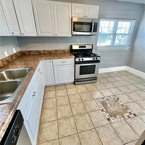 210 Pennsylvania Ave #1 — Photo 17