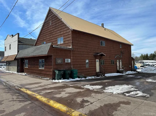137 Lake Linden Ave, Calumet, MI 49913