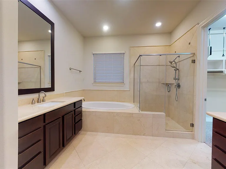1708 Upland Lakes — Photo 20
