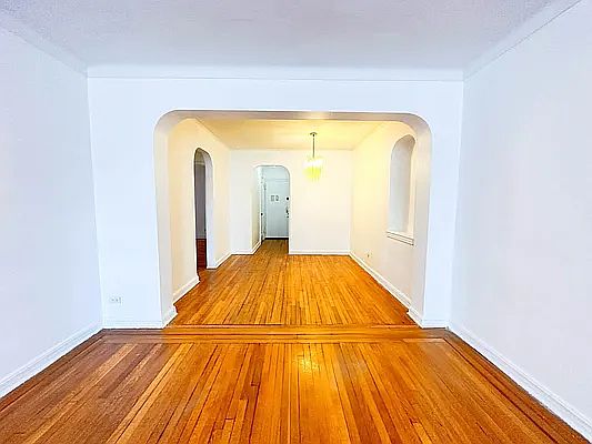 4th image of 69-40 Yellowstone Blvd #306