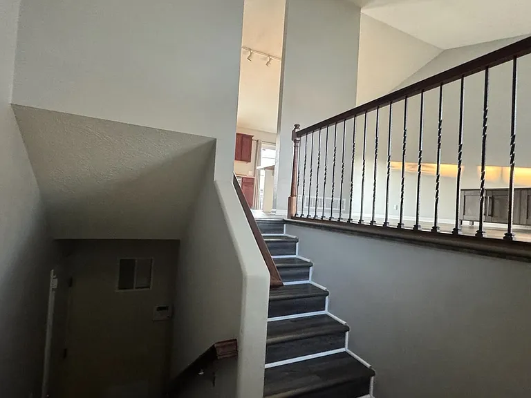16860 Saratoga Cir — Photo 4