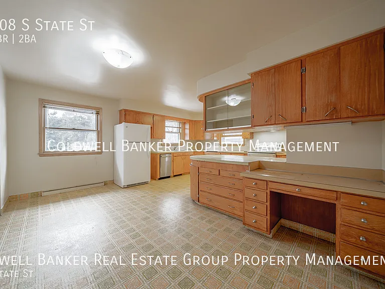 608 S State St — Photo 8