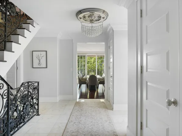 3061 Scenic Place image 10 of 40