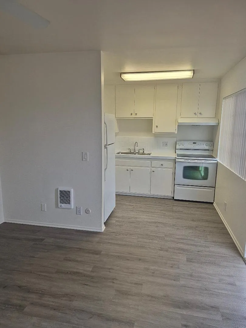 1 bed, 450 sqft, $1,995 — Photo 2