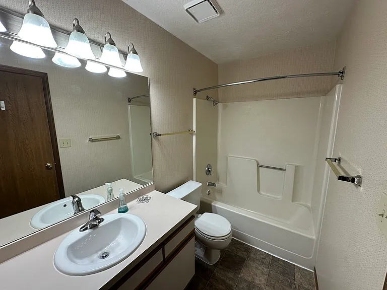 3121 Wildbriar Ln #3121 — Photo 9